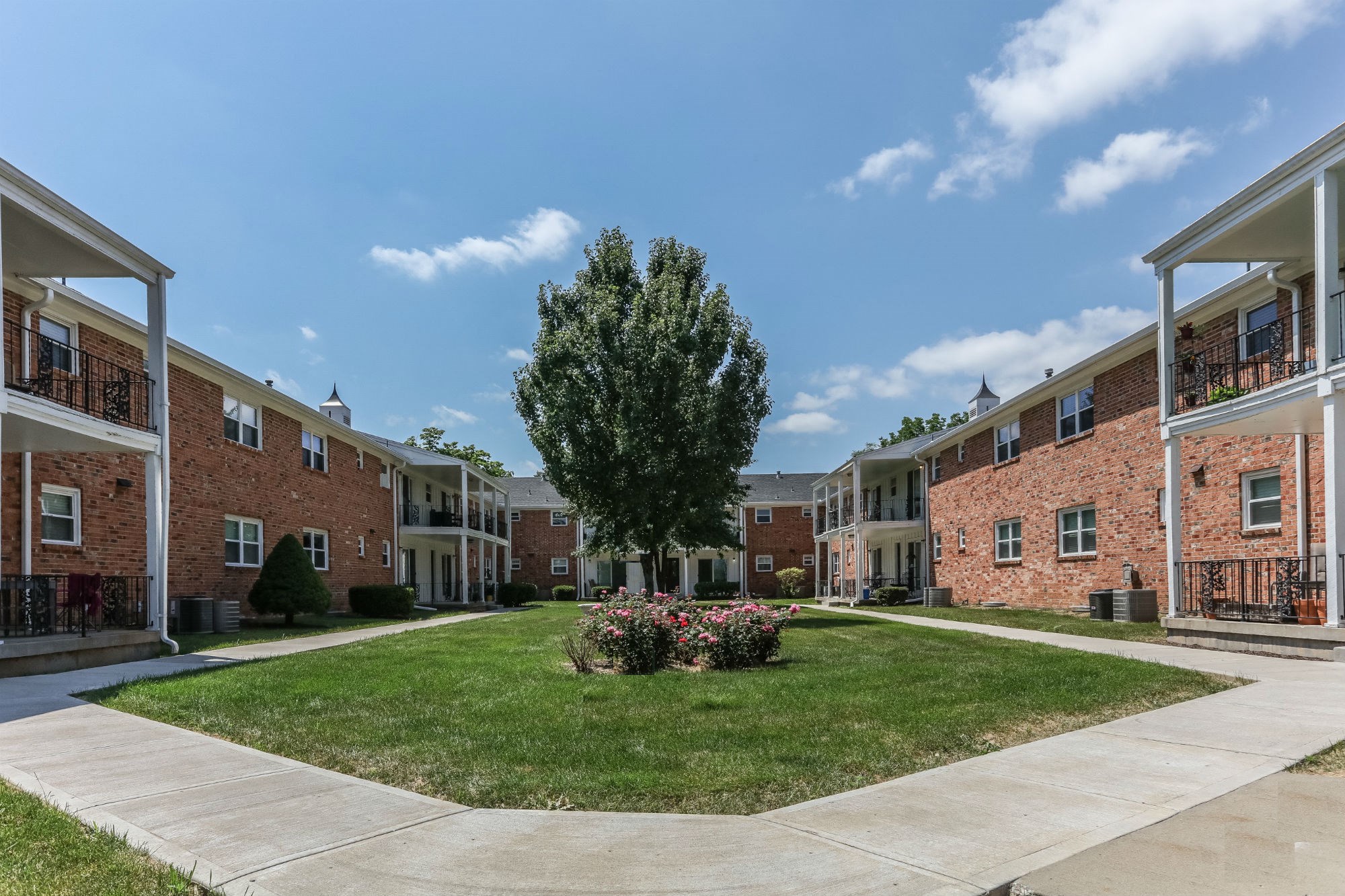 Courtyard Apartments, 67006738 W. 76th St, Overland Park, KS RentCafe